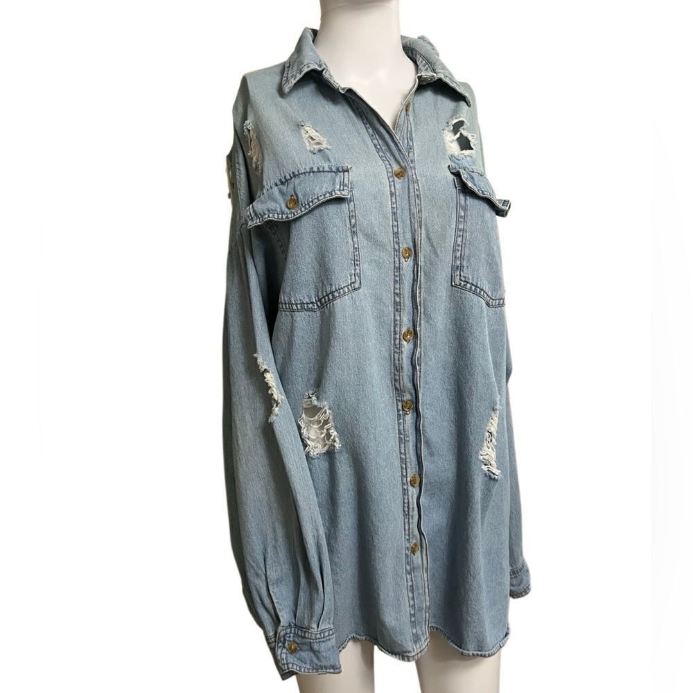 Signature 8 Distressed Denim Button-Up Shirt Size Small